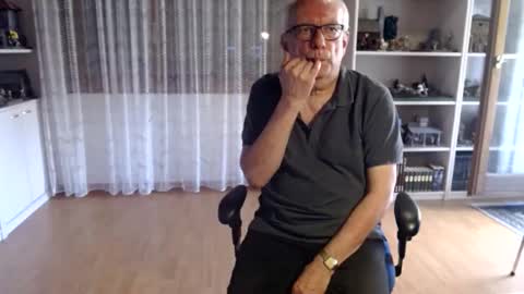Snapshot of grandpach chatting on April 11, 2026, 12:31 pm grandpach online show from April 11, 2026, 12:31 pm