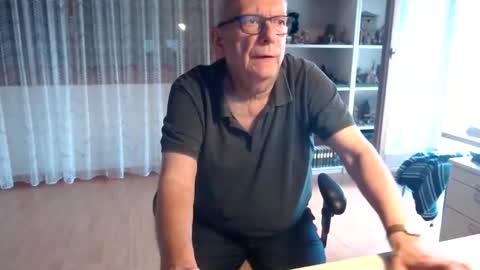 Snapshot of grandpach chatting on May 5, 2026, 11:29 am grandpach online show from May 5, 2026, 11:29 am