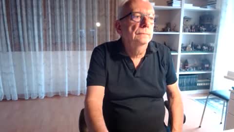 Snapshot of grandpach chatting on May 14, 2026, 11:17 am grandpach online show from May 14, 2026, 11:17 am