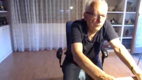 Snapshot of grandpach chatting on May 26, 2026, 6:09 am grandpach online show from May 26, 2026, 6:09 am