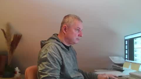 grau197077 online show from February 5, 2026, 10:20 am