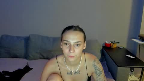 Snapshot of gravitation777 chatting on January 5, 2026, 5:27 pm Anna online show from January 5, 2026, 5:27 pm