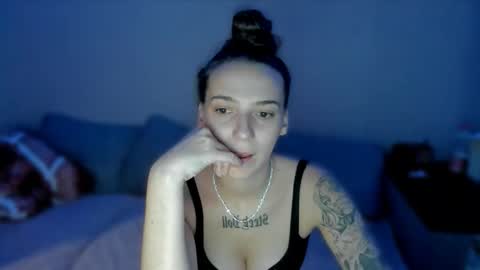 Snapshot of gravitation777 chatting on January 9, 2026, 9:01 am Anna online show from January 9, 2026, 9:01 am