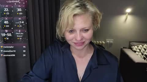 Snapshot of gray_swann chatting on February 19, 2025, 11:46 pm Ray online show from February 19, 2025, 11:46 pm