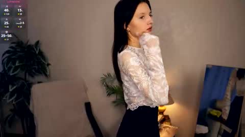 Lillian online show from October 27, 2025, 5:33 am