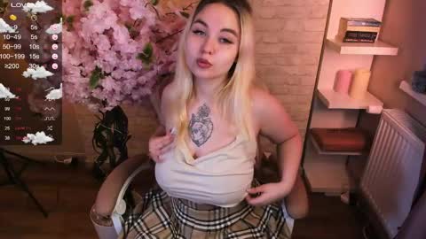 Snapshot of green_eyes_twinkl chatting on May 28, 2026, 1:30 pm Lina 3 online show from May 28, 2026, 1:30 pm