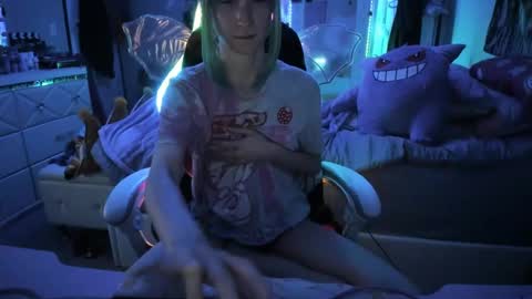 GreenEyedLovexo online show from September 21, 2025, 5:20 am