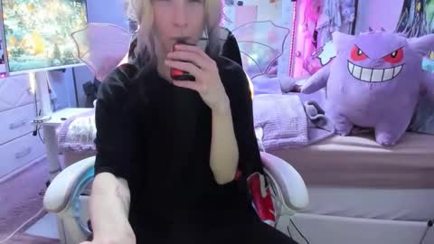 GreenEyedLovexo online show from December 17, 2025, 3:51 pm