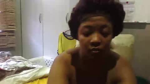 Snapshot of greenismypink chatting on May 10, 2026, 11:15 am Greenismypink online show from May 10, 2026, 11:15 am
