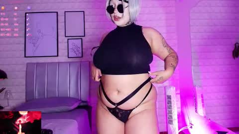   online show from September 22, 2025, 7:16 pm