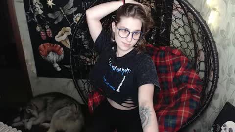 Snapshot of greenwitch9 chatting on February 17, 2026, 12:45 pm Lina online show from February 17, 2026, 12:45 pm