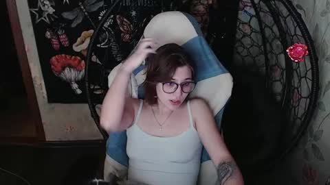 Lina online show from May 4, 2026, 12:45 pm