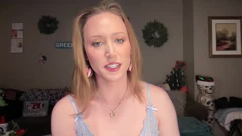 Snapshot of greenxxxqueen chatting on December 21, 2025, 3:46 am SexQueen Nikki online show from December 21, 2025, 3:46 am