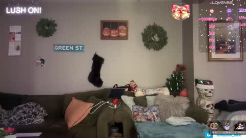 Snapshot of greenxxxqueen chatting on December 23, 2025, 1:47 am SexQueen Nikki online show from December 23, 2025, 1:47 am