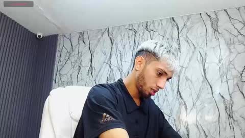 gregori_latin19 online show from October 29, 2025, 12:29 pm