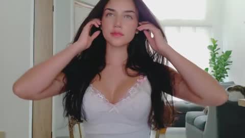 Snapshot of grettabenett_ chatting on June 10, 2026, 9:46 pm Gretta online show from June 10, 2026, 9:46 pm