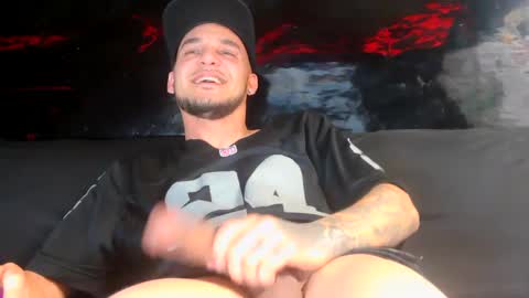 Gripthahips online show from February 14, 2025, 7:28 am