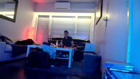 grives13 online show from February 15, 2026, 4:31 am