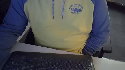 Snapshot of grooce_sub chatting on June 10, 2026, 10:08 pm Grooce online show from June 10, 2026, 10:08 pm