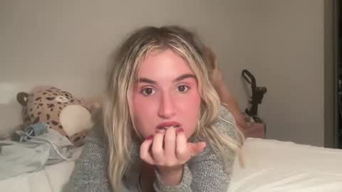 grrlgod online show from February 17, 2025, 12:32 am