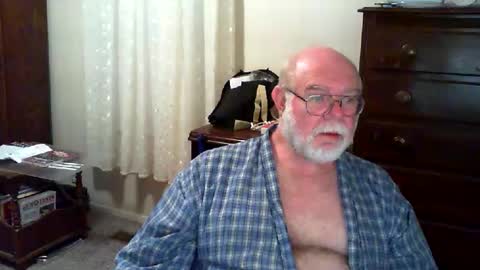 Snapshot of gtnolder60 chatting on May 19, 2026, 1:33 am Gary online show from May 19, 2026, 1:33 am