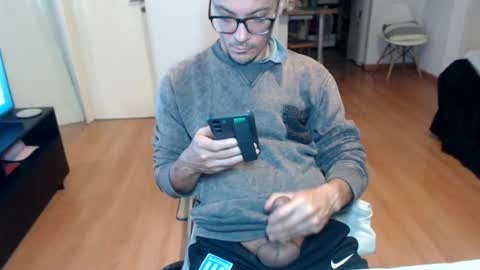 Snapshot of guachin_new chatting on July 9, 2026, 10:36 pm guachin_new online show from July 9, 2026, 10:36 pm