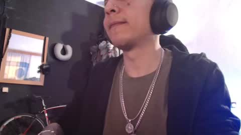 Guayaco  online show from February 8, 2025, 2:16 pm