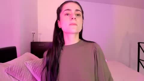 Elena online show from March 4, 2025, 5:34 pm