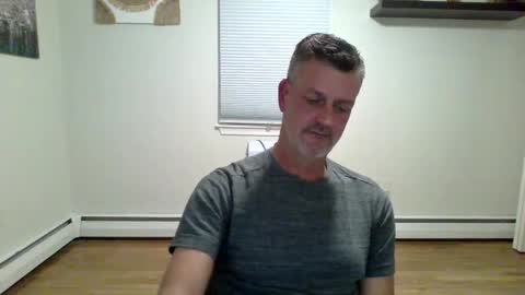 Snapshot of gudguy2025 chatting on October 4, 2025, 12:52 am gudguy2025 online show from October 4, 2025, 12:52 am