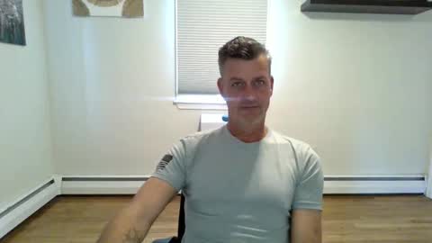 Snapshot of gudguy2025 chatting on November 10, 2025, 2:16 pm gudguy2025 online show from November 10, 2025, 2:16 pm