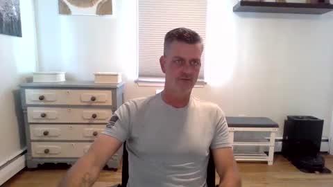 gudguy2025 online show from May 10, 2026, 2:44 pm