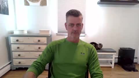 gudguy2025 online show from May 12, 2026, 12:13 pm