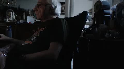 Snapshot of gueraldus chatting on February 16, 2026, 5:09 pm guerald online show from February 16, 2026, 5:09 pm