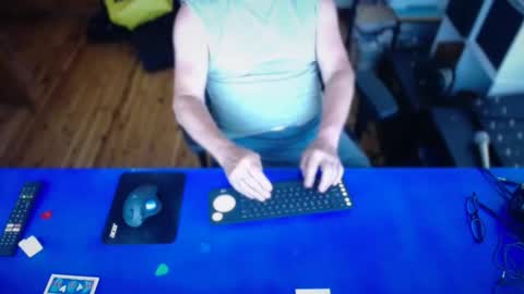 guesswhatigot2 online show from January 6, 2026, 7:23 am