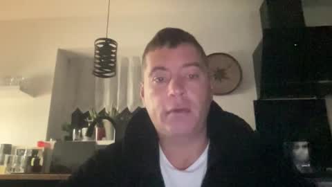 guil0 online show from October 1, 2025, 6:08 am