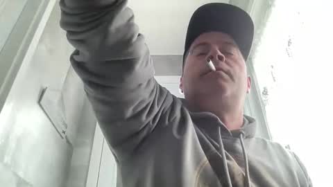 Snapshot of guil0 chatting on March 31, 2026, 5:35 pm guil0 online show from March 31, 2026, 5:35 pm