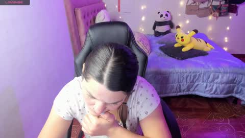 Hello Im Julieta Im 25 years old welcome to my room have fun and be happy. online show from February 8, 2025, 3:31 pm