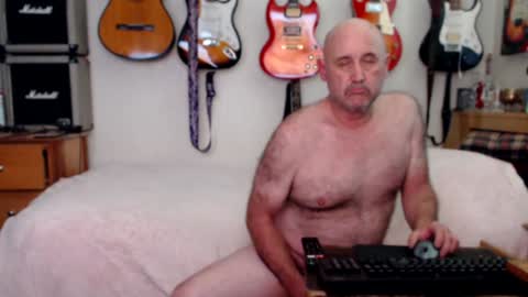 Snapshot of guitarsexgod chatting on January 6, 2025, 7:24 pm Mario online show from January 6, 2025, 7:24 pm