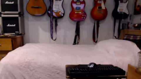 Snapshot of guitarsexgod chatting on January 7, 2025, 3:33 pm Mario online show from January 7, 2025, 3:33 pm