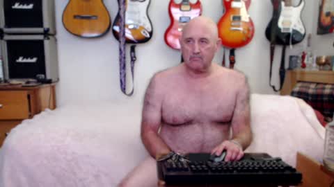 Snapshot of guitarsexgod chatting on January 7, 2025, 7:17 pm Mario online show from January 7, 2025, 7:17 pm