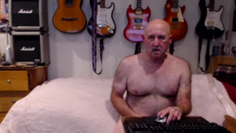 Snapshot of guitarsexgod chatting on January 8, 2025, 11:21 am Mario online show from January 8, 2025, 11:21 am