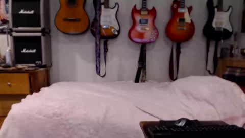 Snapshot of guitarsexgod chatting on January 8, 2025, 5:26 pm Mario online show from January 8, 2025, 5:26 pm