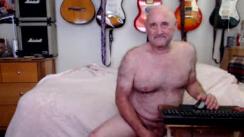 Snapshot of guitarsexgod chatting on January 11, 2025, 6:12 pm Mario online show from January 11, 2025, 6:12 pm