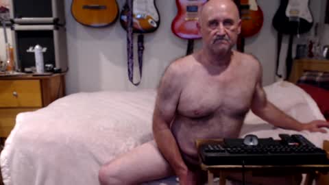 Snapshot of guitarsexgod chatting on January 17, 2025, 3:12 am Mario online show from January 17, 2025, 3:12 am