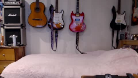 Snapshot of guitarsexgod chatting on January 17, 2025, 6:15 am Mario online show from January 17, 2025, 6:15 am