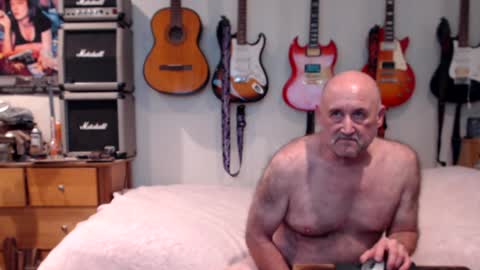 Snapshot of guitarsexgod chatting on January 20, 2025, 3:50 pm Mario online show from January 20, 2025, 3:50 pm