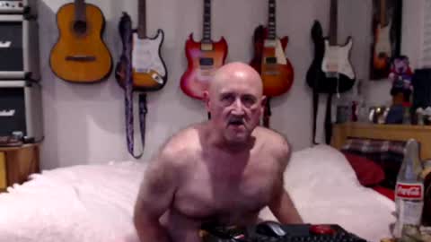 Snapshot of guitarsexgod chatting on January 22, 2025, 5:59 am Mario online show from January 22, 2025, 5:59 am