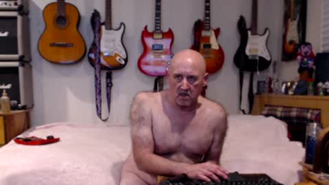 Snapshot of guitarsexgod chatting on January 23, 2025, 7:22 am Mario online show from January 23, 2025, 7:22 am