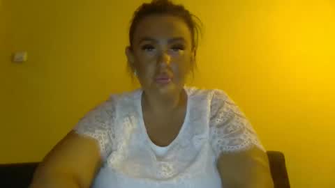 Snapshot of gulianaa chatting on June 8, 2026, 7:03 pm Gulianaa online show from June 8, 2026, 7:03 pm