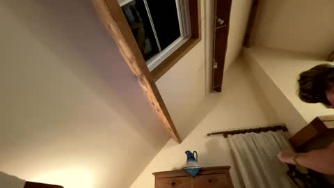 Snapshot of guwi chatting on December 16, 2024, 7:54 pm Whynotbaby online show from December 16, 2024, 7:54 pm